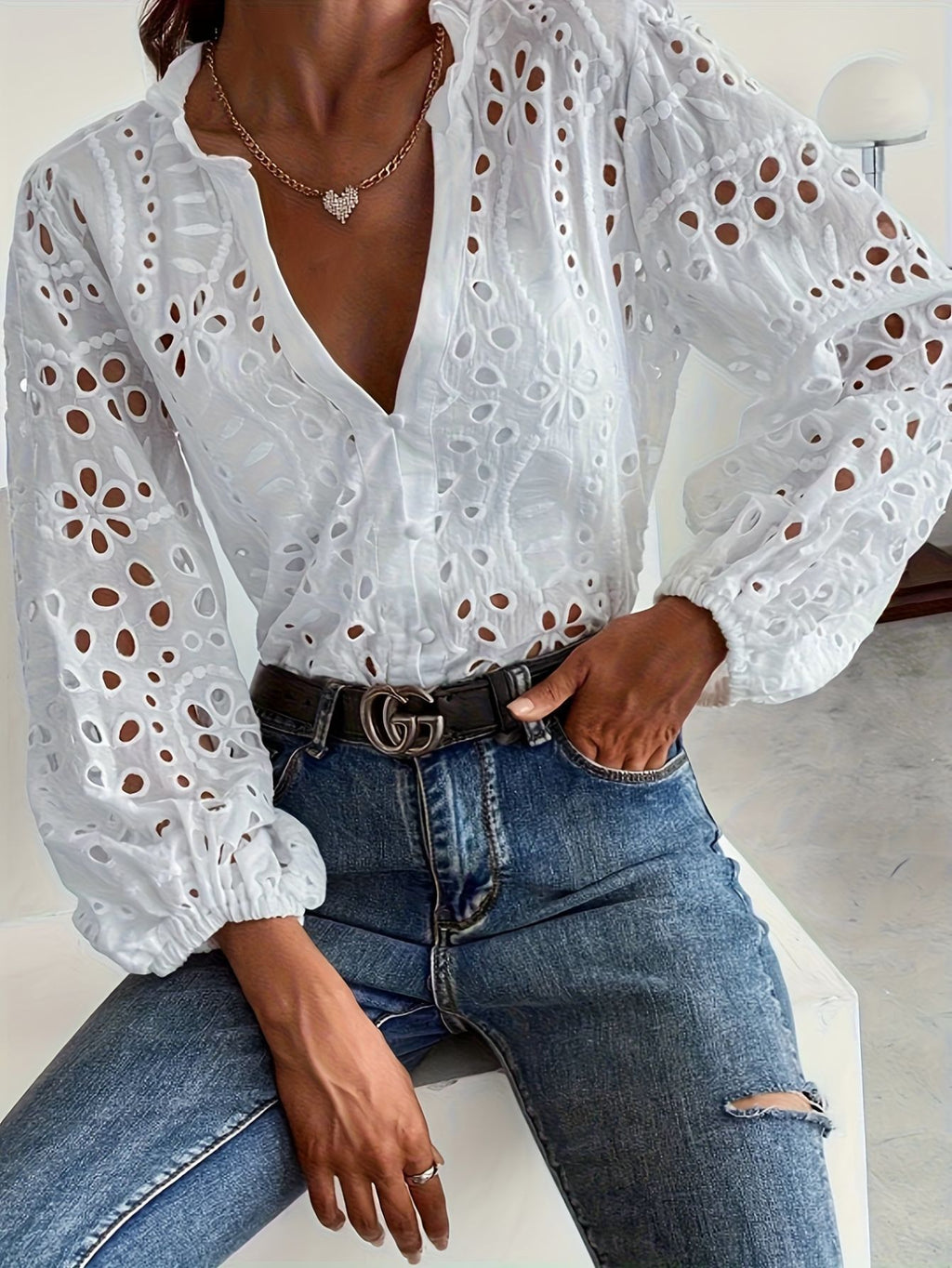 Damen-Bluse mit V-Ausschnitt und Rüschenärmeln