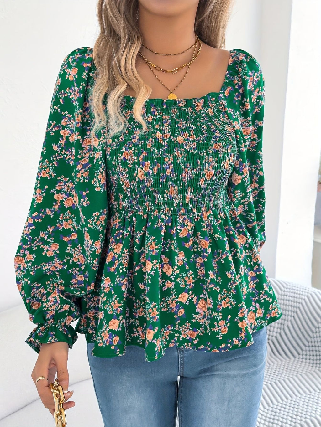 Damen Bluse mit quadratischem Ausschnitt und Rüschen-Details